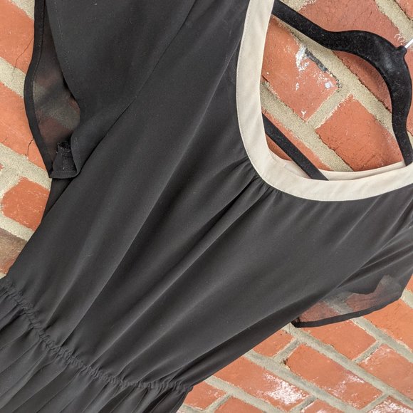 Chiffon pleated dress - Picture 3 of 4